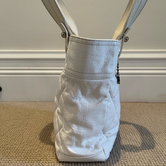 Chanel white tote 2008-2009 - Picture 4 of 16